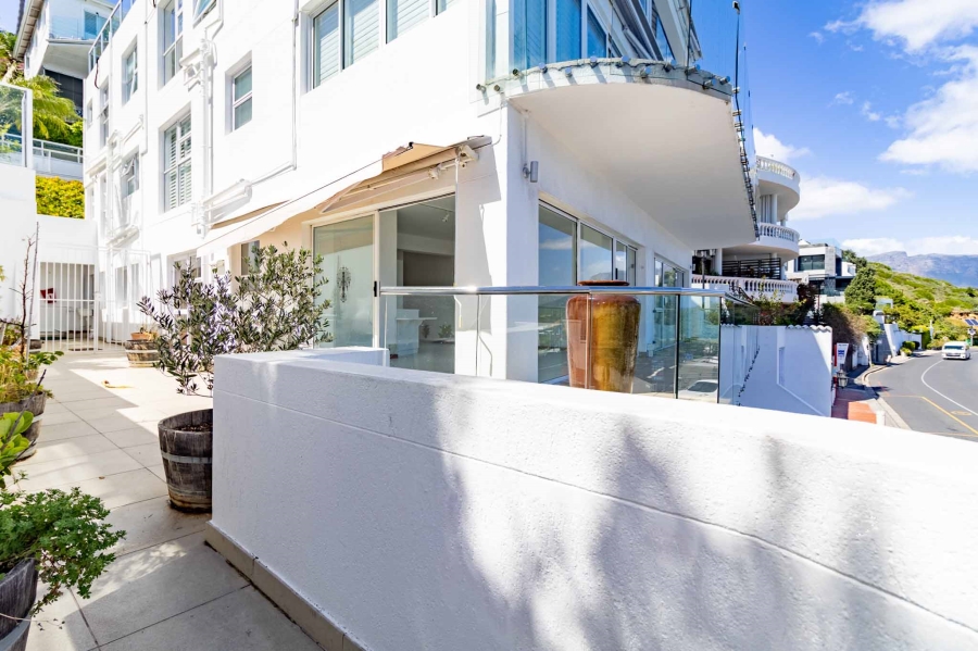 To Let 2 Bedroom Property for Rent in Clifton Western Cape